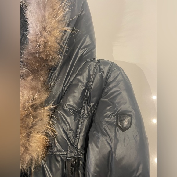 RUDSAK MAXI DOWN COAT WITH LEATHER DETAILS & FUR - Picture 10 of 13